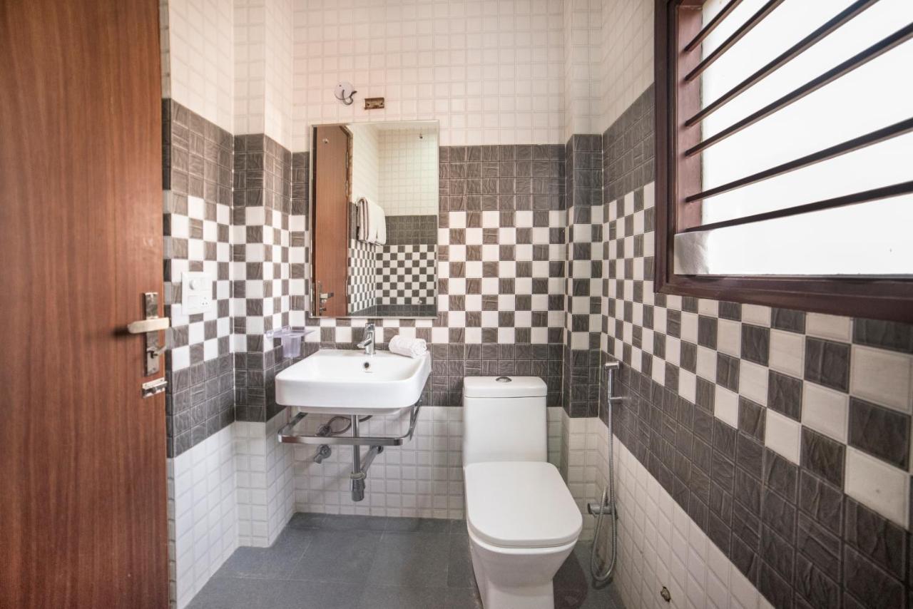 Fabhotel Mannat Residency Sec 52 Gurgaon Exterior photo
